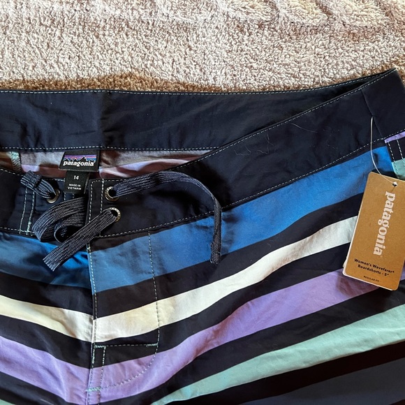 NWT Patagonia Wavefarer Boardshorts, Women’s 14 - Picture 2 of 6
